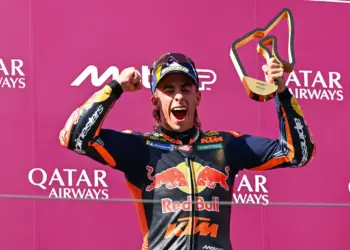 MotoGP Austria, Pedro Acosta conquista la prima vittoria: KTM torna al successo dopo quattro anni