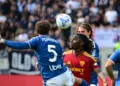 Como-Roma 0-0, Malen espulso e Gollini decisivo: i giallorossi resistono in dieci